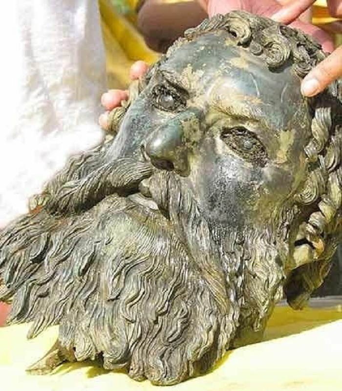 The Bronze Gaze of Antiquity: King Seuthes III's Head Unearthed