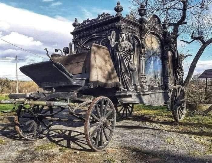 The Elegance of Mourning: An 1800s Gothic Hearse in Dresden