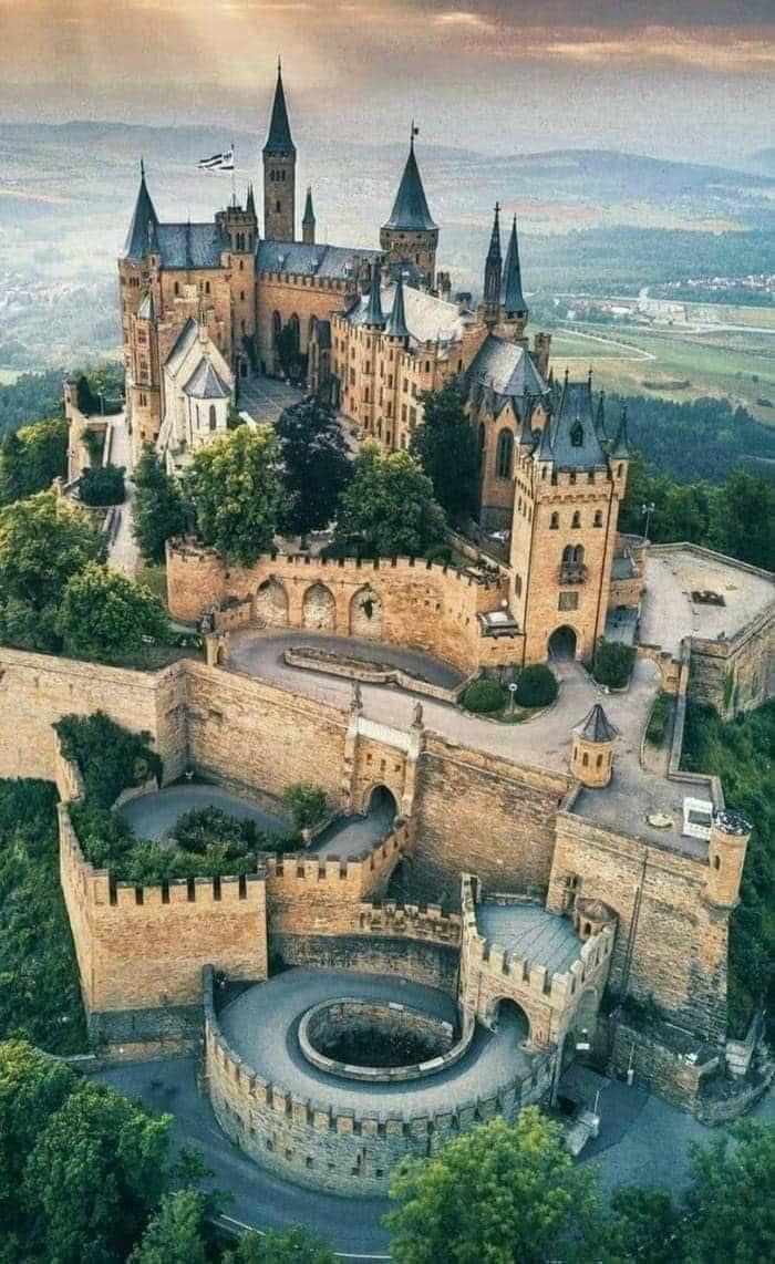 Exploring the Magnificence of Hohenzollern Castle in Germany