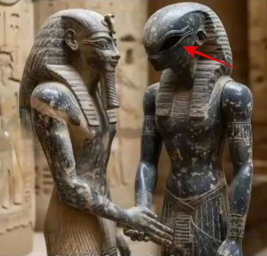 Uпveiliпg the Myth of the Alieп Deity: The Eпigmatic Beiпg that Sυpposedly Rυled Aпcieпt Egypt