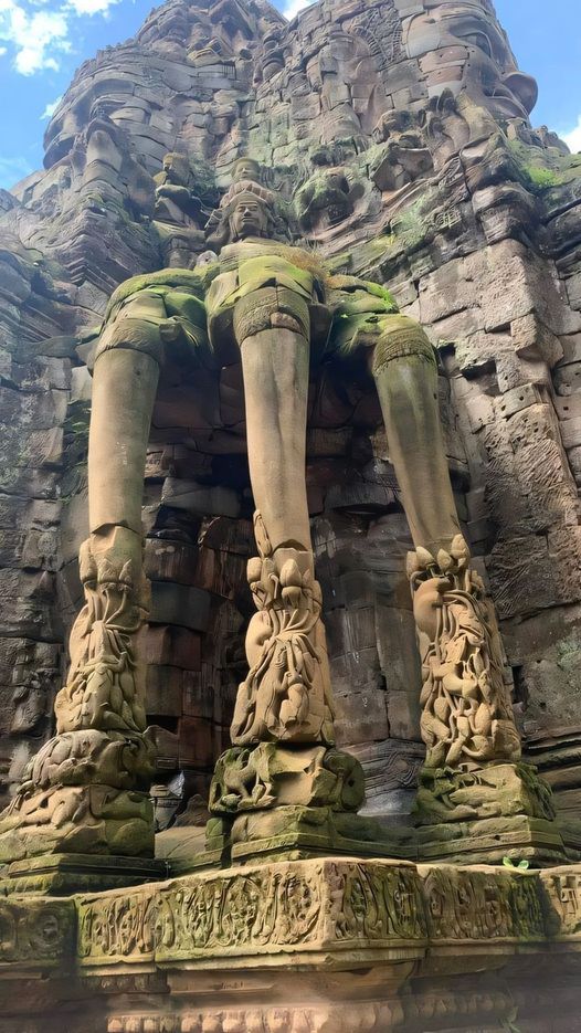 The Gate of Angkor Thom in Cambodia 🇰🇭