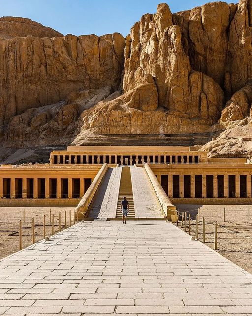 Mortuary temple of Queen Hatshepsut in the Valley of the Kings .