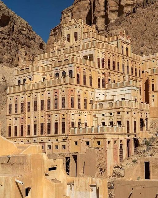 Bugshan Palace: Architectural Marvel of Mud Construction in Hadramaut, Yemen