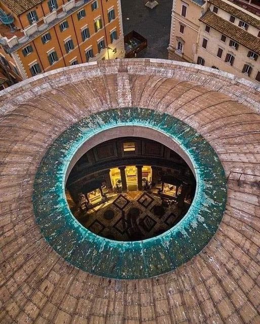  Unveiling the Majesty: Exploring the Oculus of the Pantheon, Rome