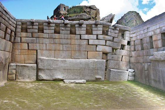 Wall at Machu Picchu: An Engineering Marvel of the Inca Civilization