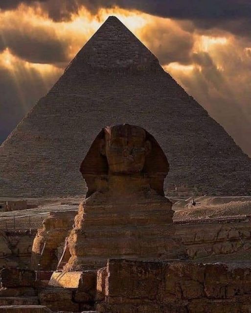 The great sphinx and The pyramid of kefren