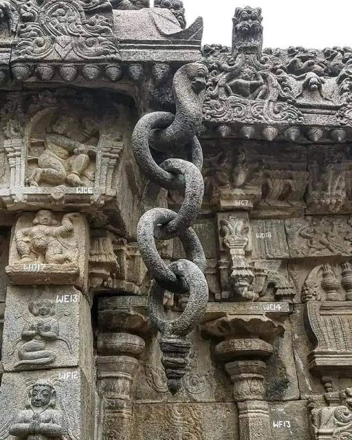 An Architectural marvel! Interconnected Chain rings made out from single piece of rock that too without any joint..!