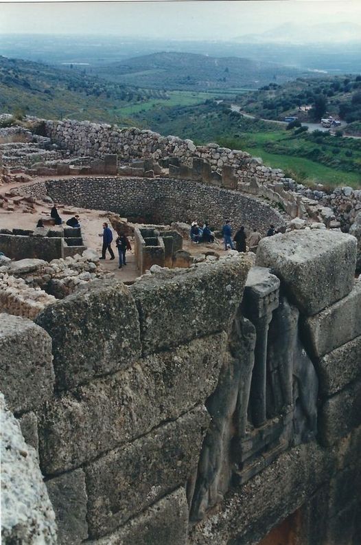 The Lion Gate at Mycenae: A Glimpse into Mycenaean Power and Architecture
