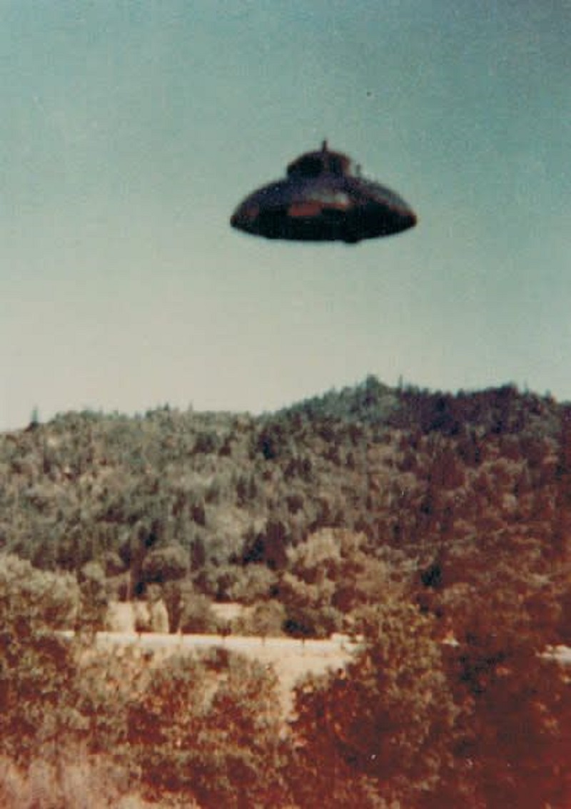 The Westall UFO Sighting: When Over 200 Witnesses Saw the Unexplainable