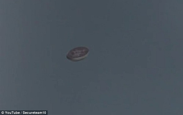 Is it a UFO or a Meteor Falling at an Amazing Speed?