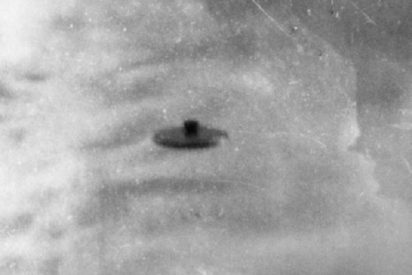 Unraveling the Mystery: A UFO Spotted in the Sky - Is a Visit to Earth About to Take Place?